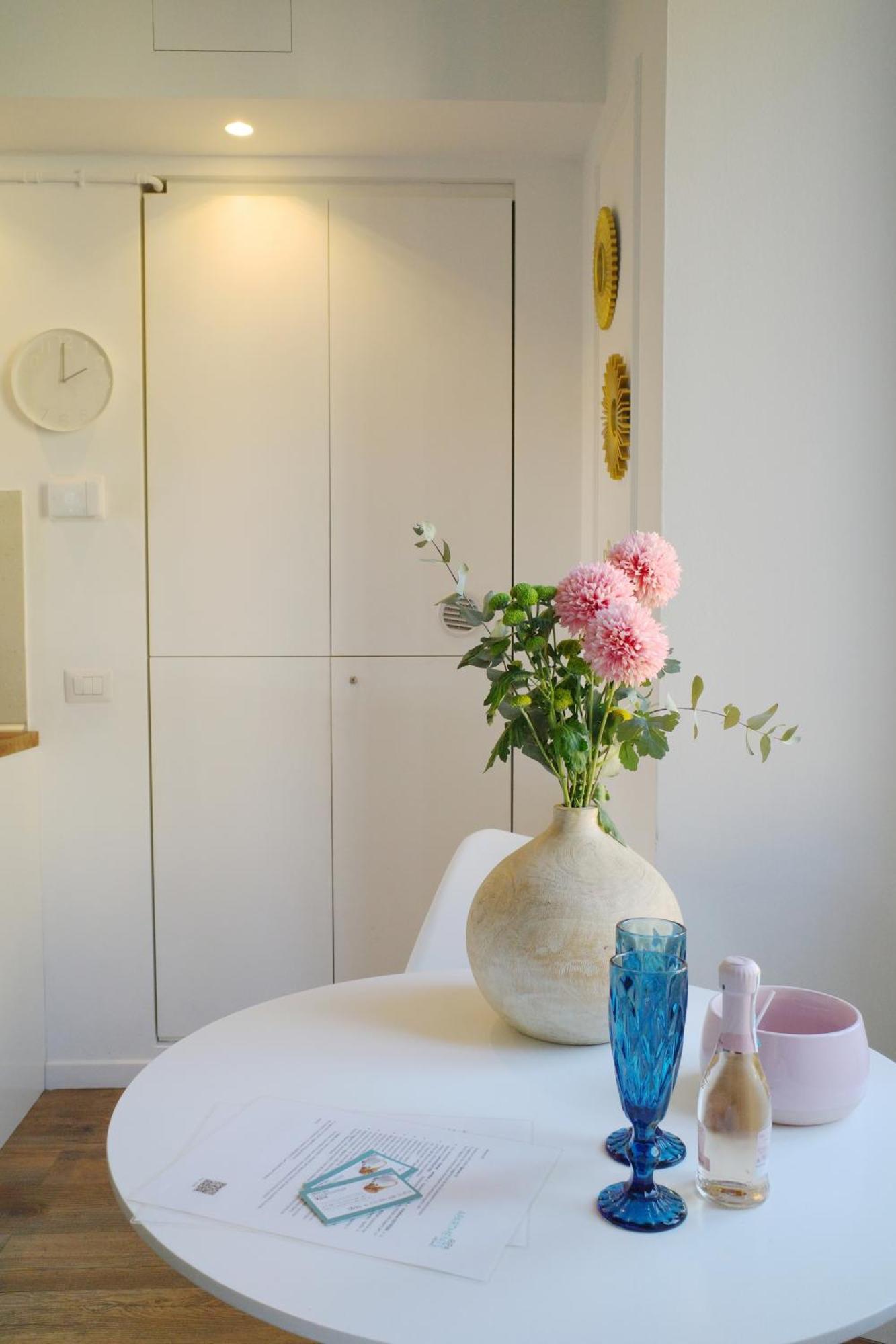 Ripa Apartments Milano - Via Vigevano Navigli Buitenkant foto